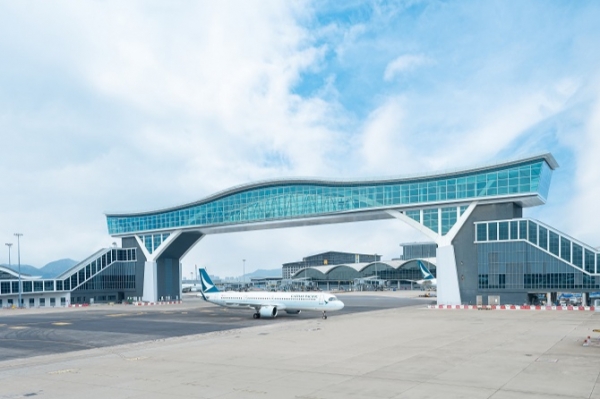 В аэропорту Гонконга построили 200-метровый 