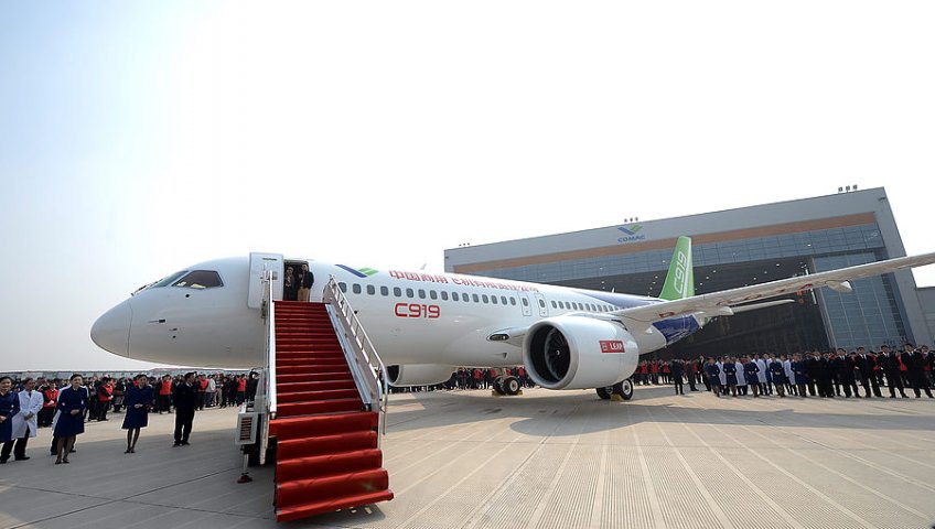 COMAC подписала соглашения на поставку 330 пассажирских авиалайнеров