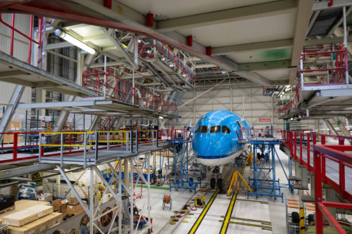 KLM СОКРАЩАЕТ УБЫТКИ В ПЕРВОМ КВАРТАЛЕ БЛАГОДАРЯ ВСТУПЛЕНИЮ В СИЛУ МЕР ЭКОНОМИИ