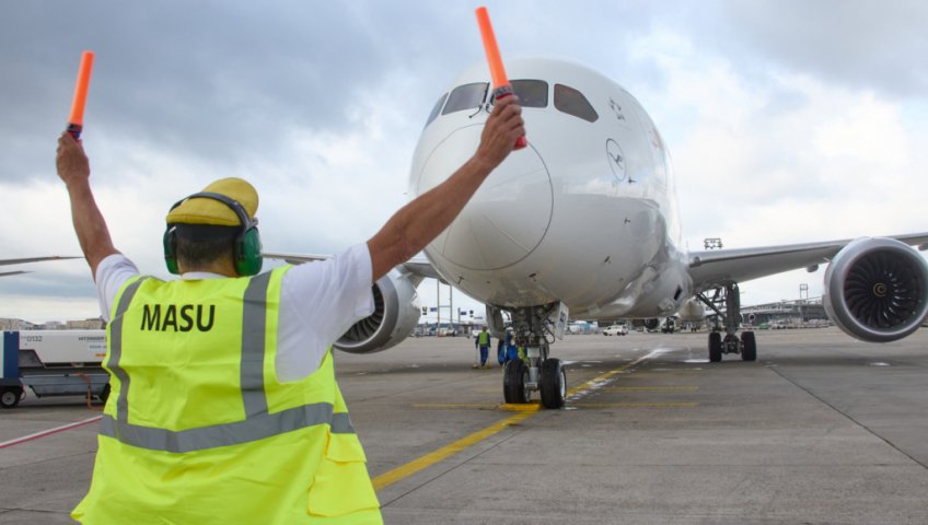 LUFTHANSA СОКРАТИТ 4000 АДМИНИСТРАТИВНЫХ ДОЛЖНОСТЕЙ В СВЯЗИ С ТЕМ, ЧТО ИСКУССТВЕННЫЙ ИНТЕЛЛЕКТ ПРЕОБРАЗУЕТ ЕЕ ПЕРСОНАЛ