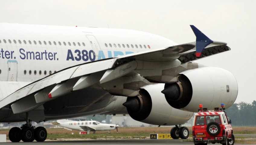 КАК АВИАЦИОННЫЕ ДВИГАТЕЛИ СТАНОВЯТСЯ ТИШЕ