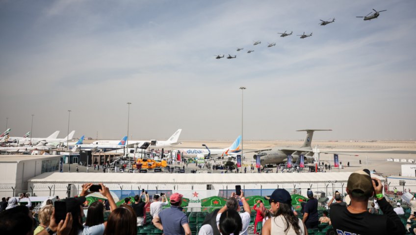 ОБЗОР ВТОРОГО ДНЯ DUBAI AIRSHOW: FLYDUBAI ПРЕДСТАВЛЯЕТ AIRBUS, БЕСПИЛОТНЫЙ СУ-57 И МНОГОЕ ДРУГОЕ