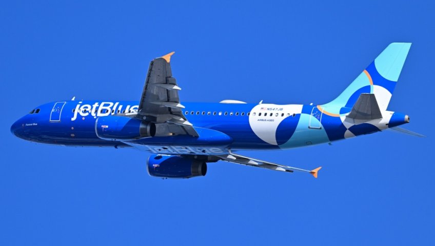 САМОЛЕТ JETBLUE ЧУДОМ ИЗБЕЖАЛ СТОЛКНОВЕНИЯ В ВОЗДУХЕ С АМЕРИКАНСКИМ САМОЛЕТОМ-ЗАПРАВЩИКОМ KC-135 ВВС США ВБЛИЗИ ВЕНЕСУЭЛЫ.