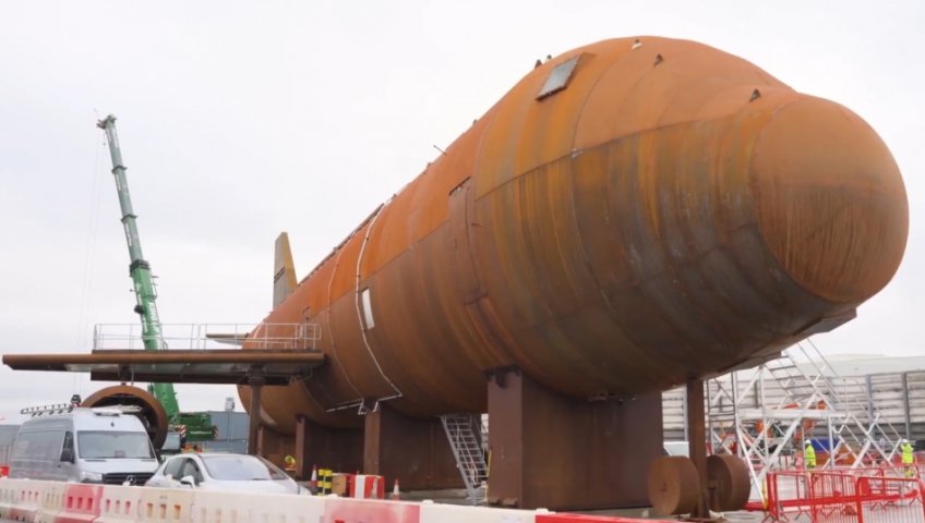 В АЭРОПОРТУ ХИТРОУ ЗАМЕНИЛИ «ВЕСЁЛОГО ЗЕЛЁНОГО ГИГАНТА» НА НОВУЮ ПОЖАРНУЮ МАШИНУ РАЗМЕРОМ С САМОЛЁТ A380