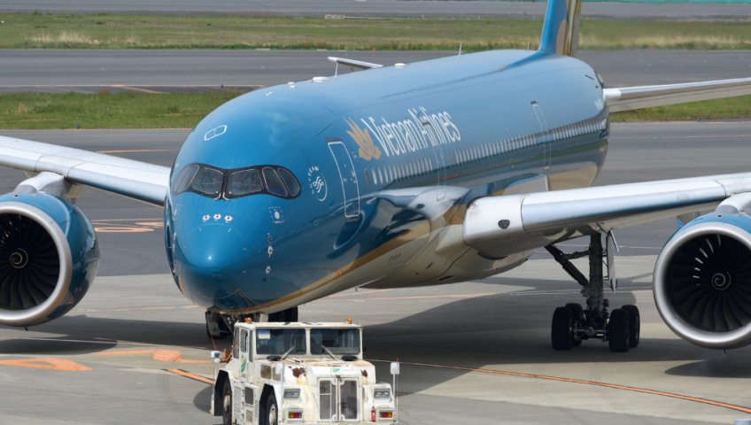 ЭТИМ ЛЕТОМ VIETNAM AIRLINES СТАЛА ТРЕТЬИМ НОВЫМ ОПЕРАТОРОМ ДАЛЬНЕМАГИСТРАЛЬНЫХ РЕЙСОВ В АЭРОПОРТУ АМСТЕРДАМА СХИПХОЛ, ЗАПУСТИВ НОВЫЕ РЕЙСЫ НА САМОЛЕТАХ A350