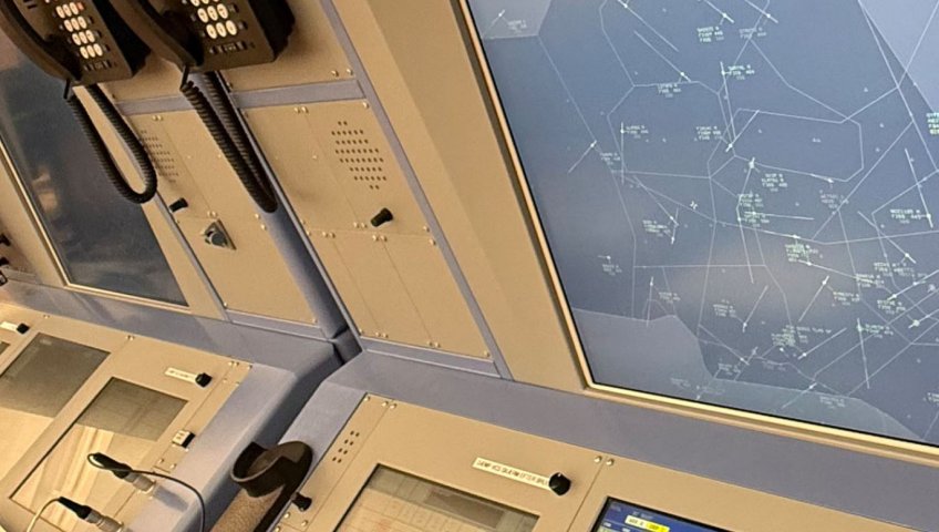 ВЫСОКОПРОИЗВОДИТЕЛЬНАЯ РЕЗЕРВНАЯ СИСТЕМА УПРАВЛЕНИЯ ВОЗДУШНЫМ ДВИЖЕНИЕМ FREQUENTIS ПОВЫШАЕТ ЭФФЕКТИВНОСТЬ РАБОТЫ ВОЗДУШНЫХ СУДОВ ПО ВСЕЙ ДАНИИ.
